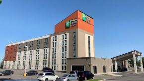 Гостиница Holiday Inn Express & Suites Toronto Airport West, an IHG Hotel  Миссиссага